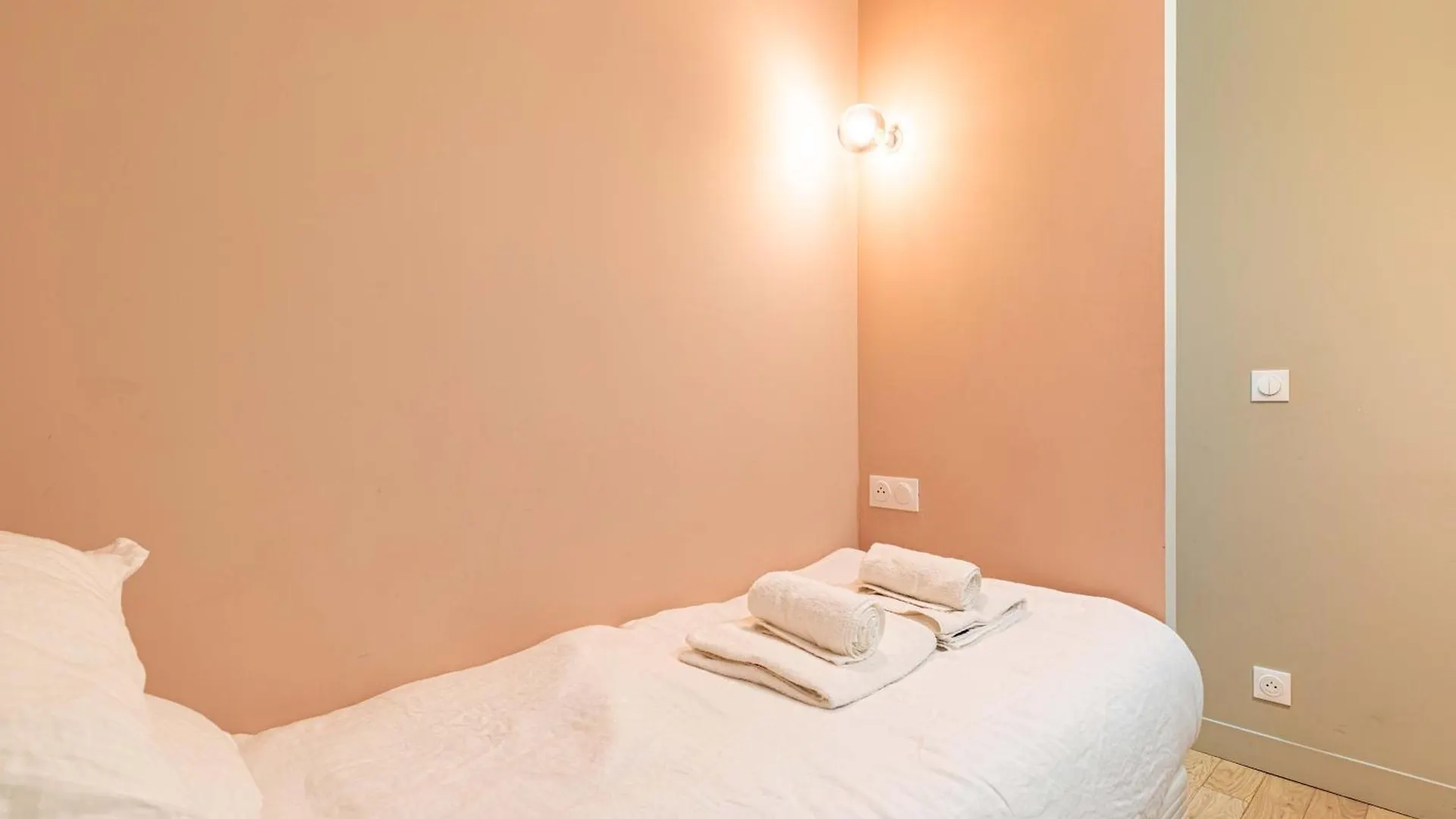 Quiet Apartment With Terrace&Ac-Le Marais/Bastille Parigi